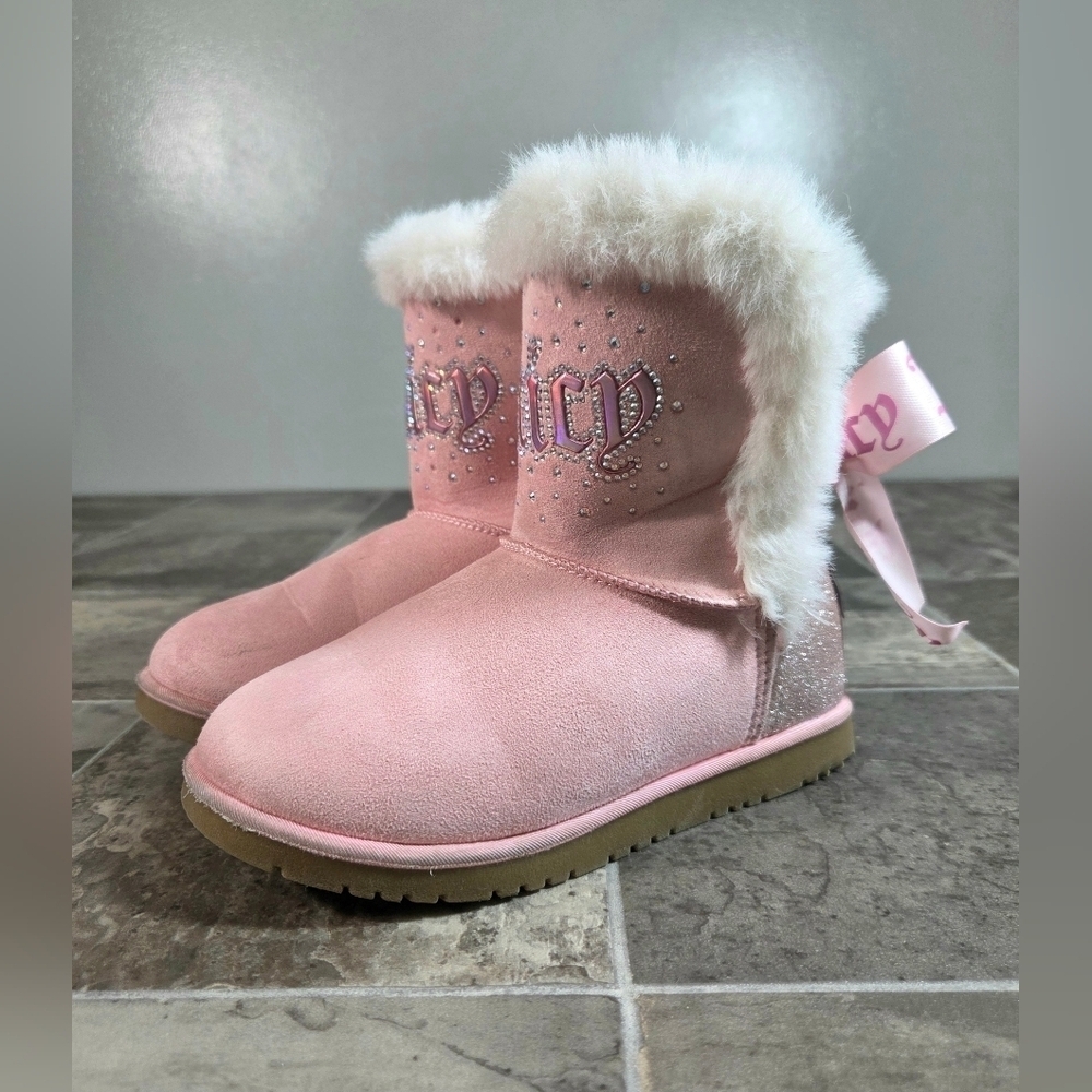 JUICY COUTURE COZY FAUX FUR COZY RHINESTONE BOOTS.